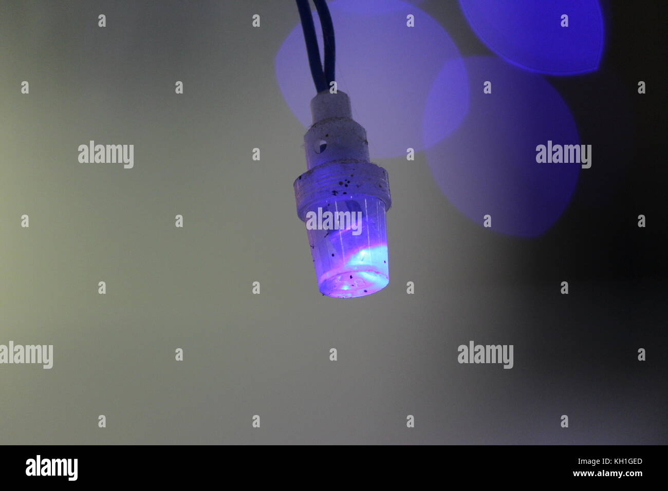 Battery light bulb circuit hires stock photography and images Alamy