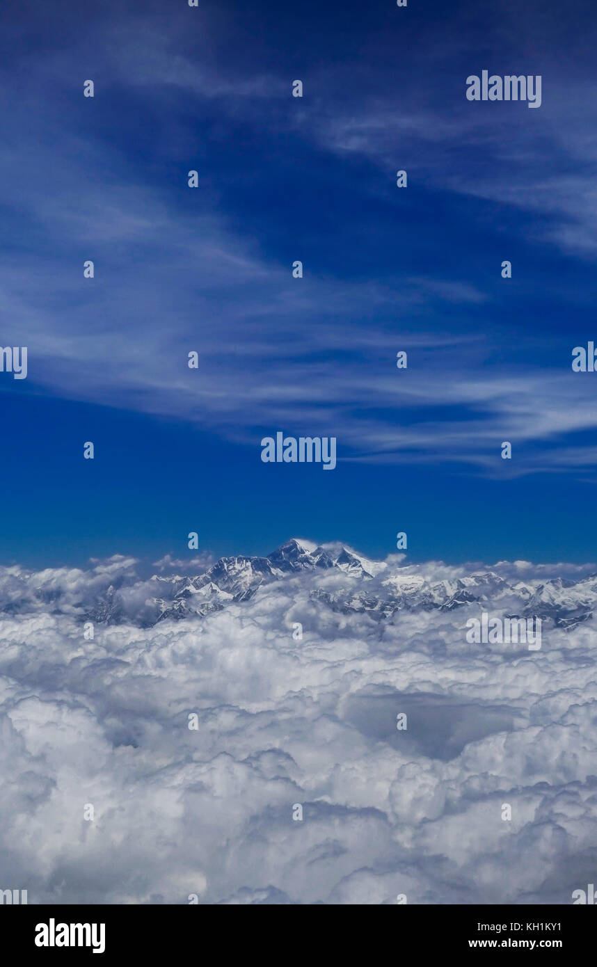 Mount everest aerial hi-res stock photography and images - Alamy