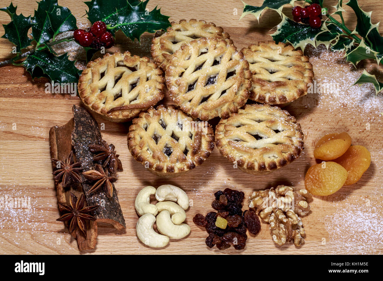 Traditional mince pies hi-res stock photography and images - Alamy
