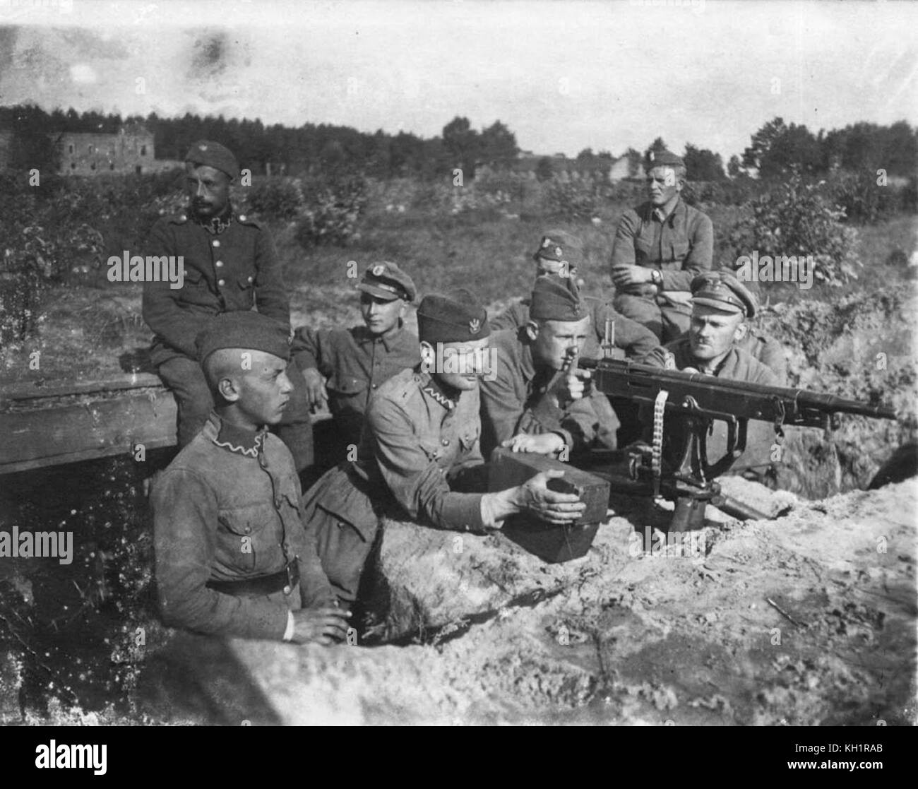 Polish-Soviet war. Polish defences with a machine gun position near Miłosna, in the village of Janki, August 1920. Stock Photo