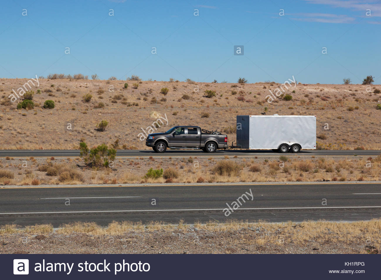 Pull Cargo High Resolution Stock Photography and Images Alamy