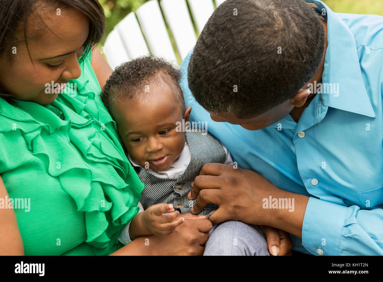 Portrait of a happy African American family Stock Photo - Alamy