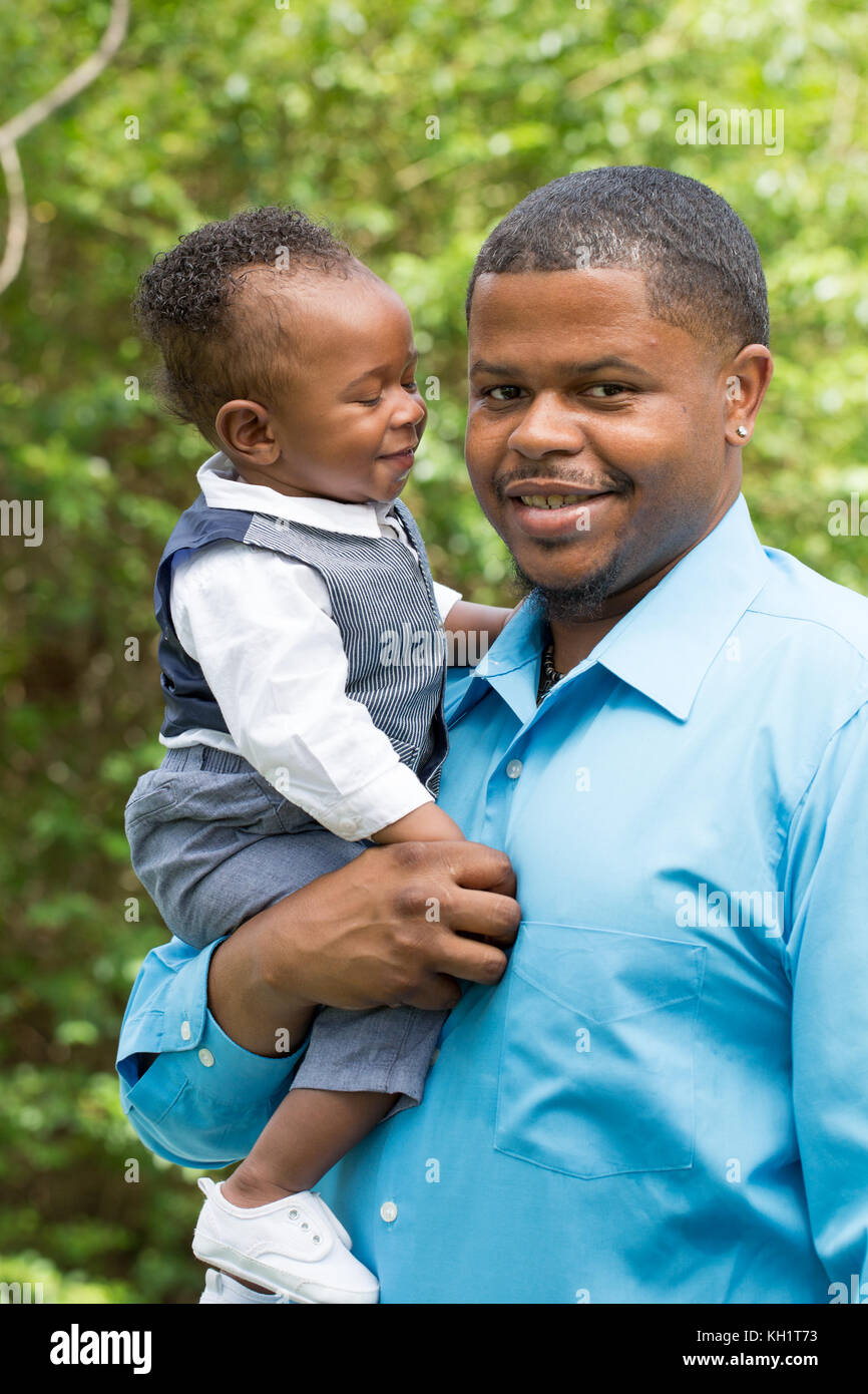 Portrait of a happy African American family Stock Photo - Alamy