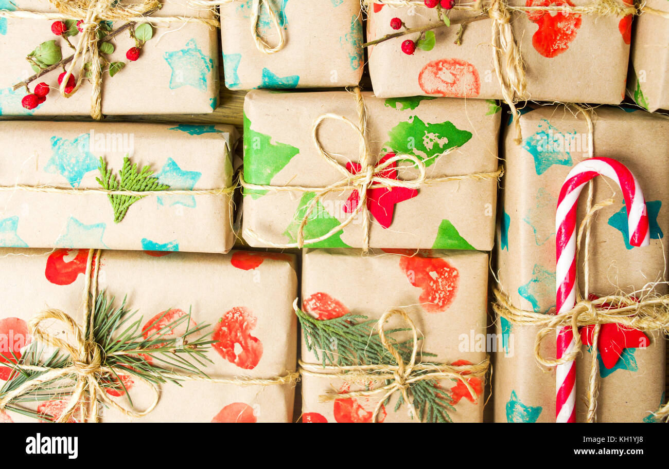 Making presents hi-res stock photography and images - Alamy