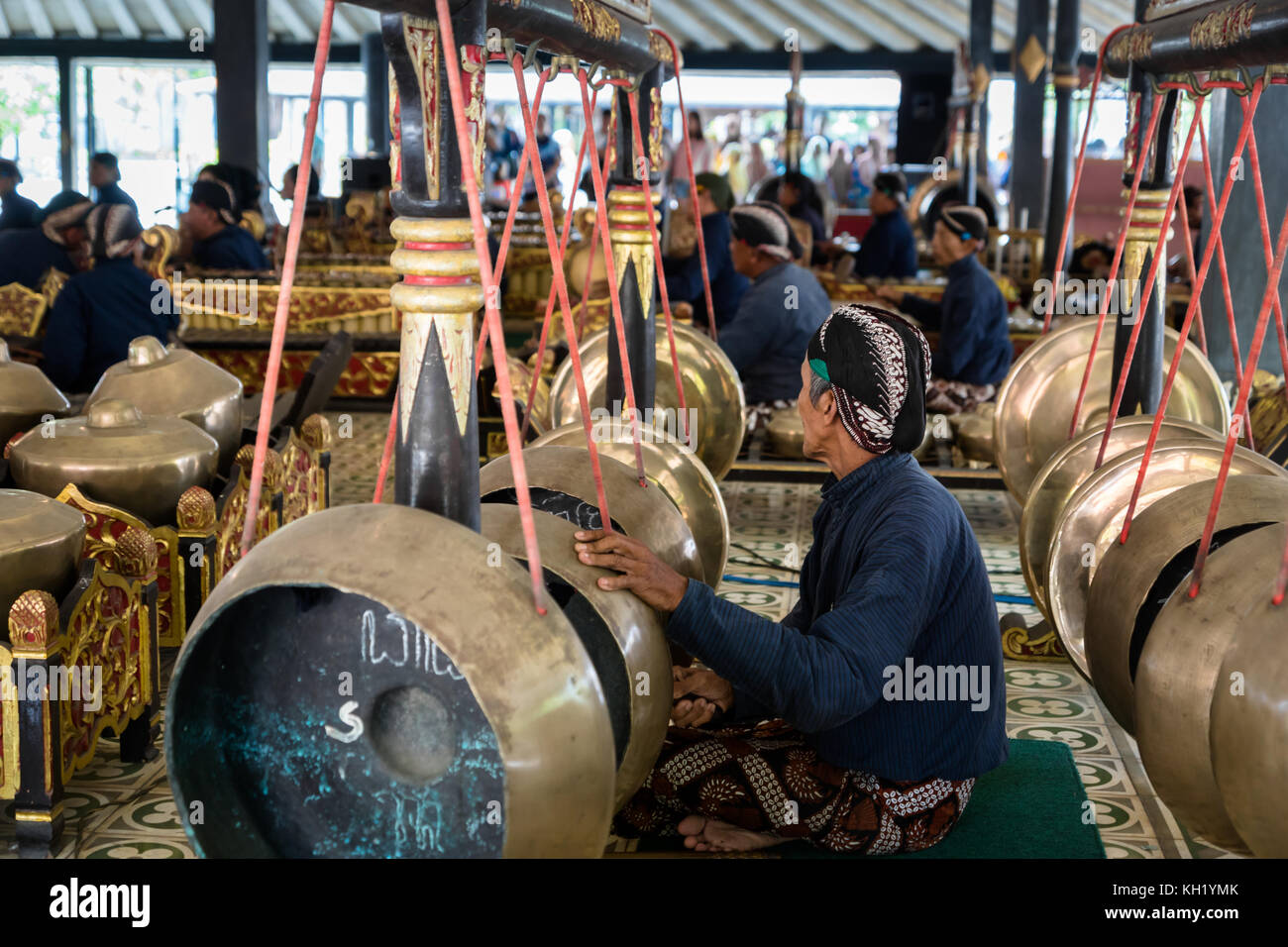 Yogyakarta, Indonesia - October 20171: Gamelan orchestra at Kraton grand palace ,Yogyakarta, Indonesia. Gamelan is a traditional music fin Indonesia Stock Photo