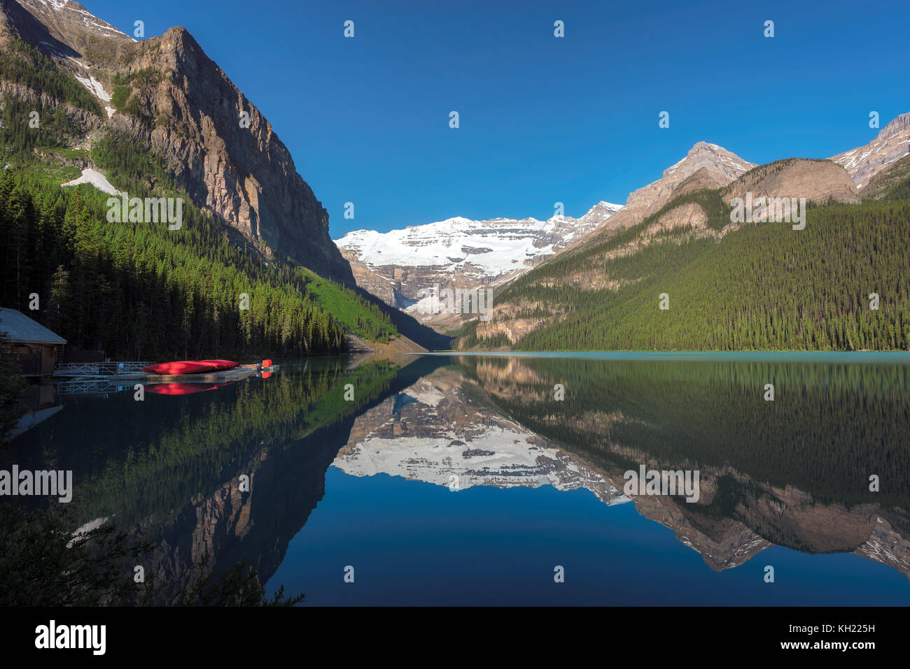 Beautiful Lake Louise in Banff National Park Stock Photo