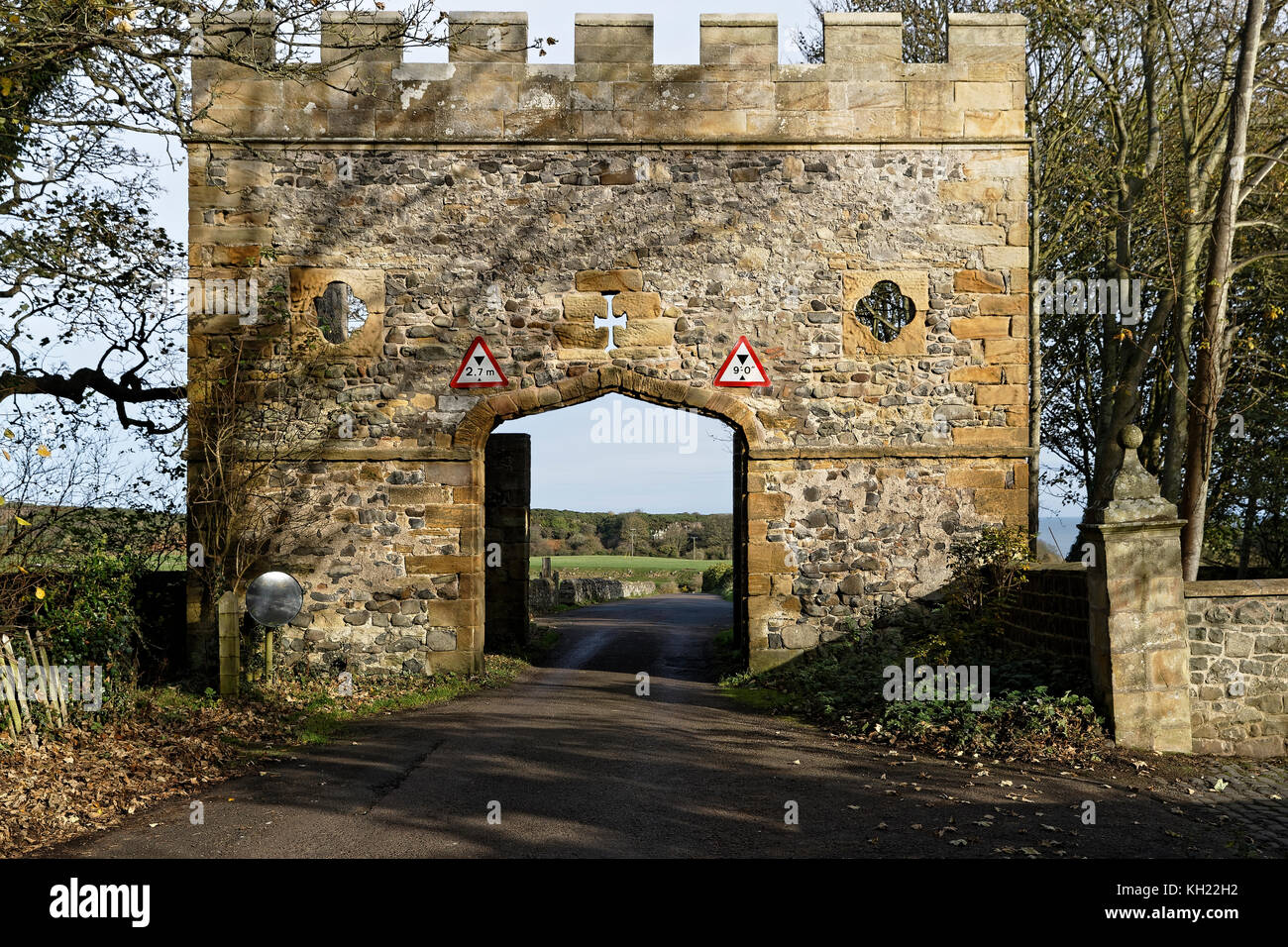 C18th Gateway Over Road At North Of Craster Tower - Dunstan Village Gateway Stock Photo