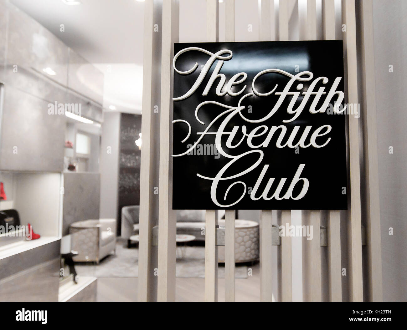 Saks fifth avenue club hires stock photography and images Alamy