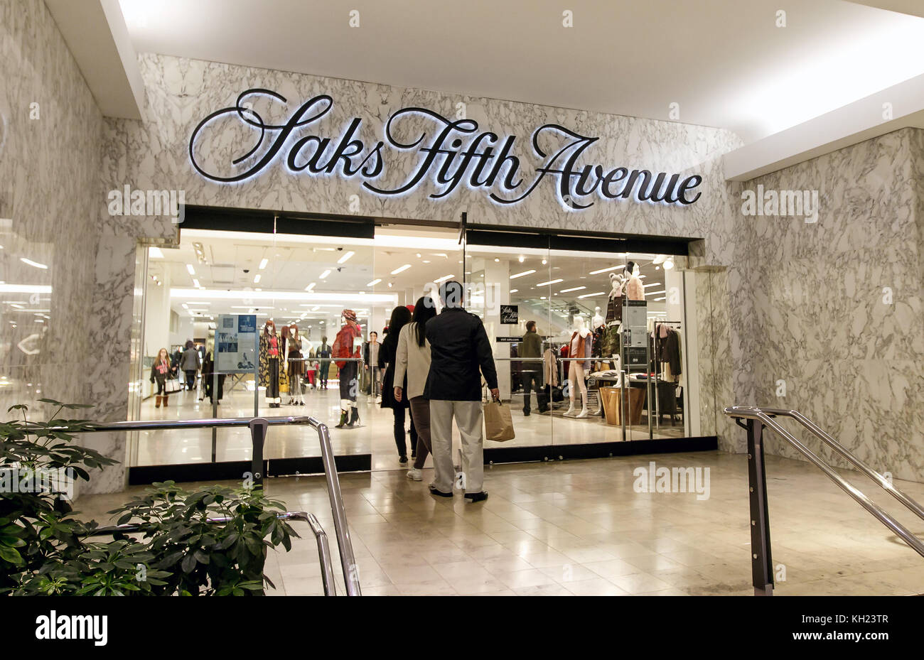 Inside Saks Fifth Avenue Bal Habour's New, Modern Redesign