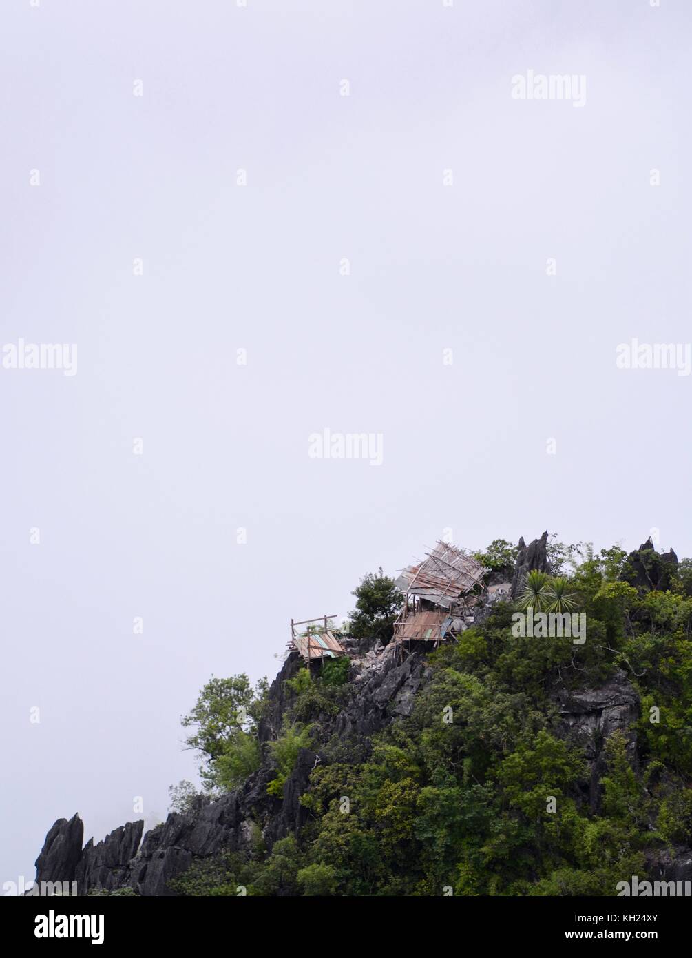 Hillside hut above the Nam Ou valley at Nong Khiaw, Laos Stock Photo