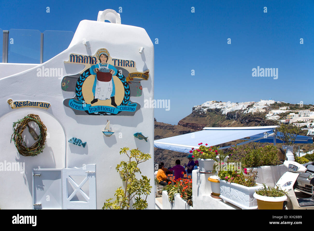 Mama Thira, restaurant at the crater edge of Firofestani, Santorini