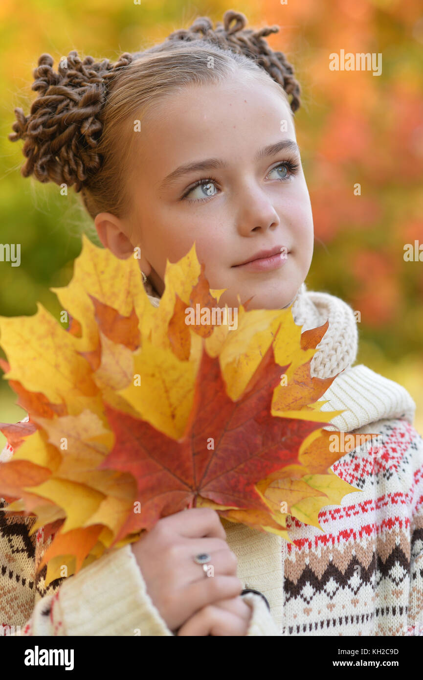 portrait of pretty little girl Stock Photo - Alamy