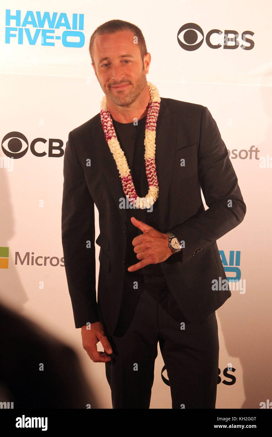 November 10, 2017 - Actor Alex O'Loughlin at the Sunset on the Beach ...
