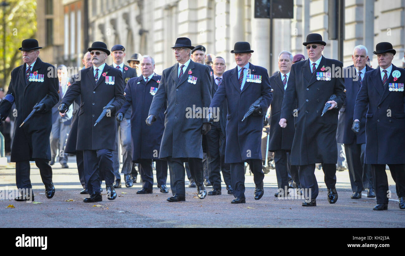 London, UK.  12 November 2017.  War veterans pass by on their way to Horse Guards Parade.  Large crowds gather around Parliament Square and Whitehall on Remembrance Sunday where members of the Royal Family, dignatories and veterans gave tributes to war dead at The Cenotaph.  Credit: Stephen Chung / Alamy Live News Stock Photo