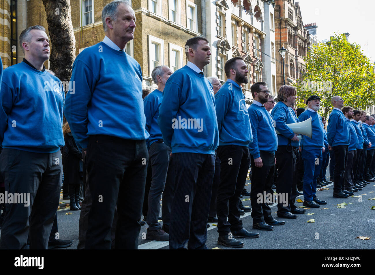 London, UK. 12th November, 2017. Ex-services men and women from Veterans For Peace UK (VFP UK) pay their respects at the Cenotaph on Remembrance Sunday. VFP UK was founded in 2011 and works to influence the foreign and defence policy of the UK for the larger purpose of world peace. Credit: Mark Kerrison/Alamy Live News Stock Photo