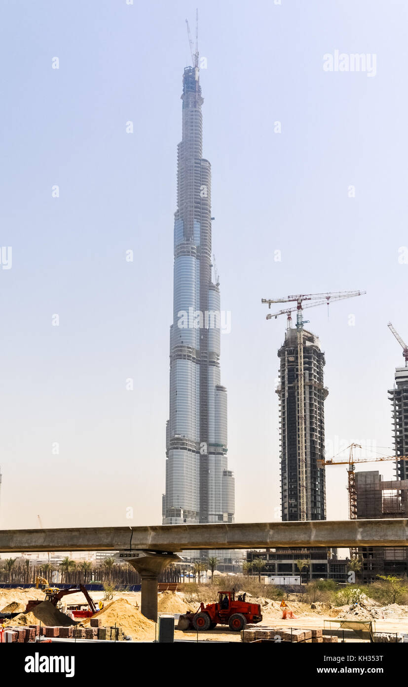 Burj Khalifa tower under construction in Dubai, UAE Stock Photo Alamy