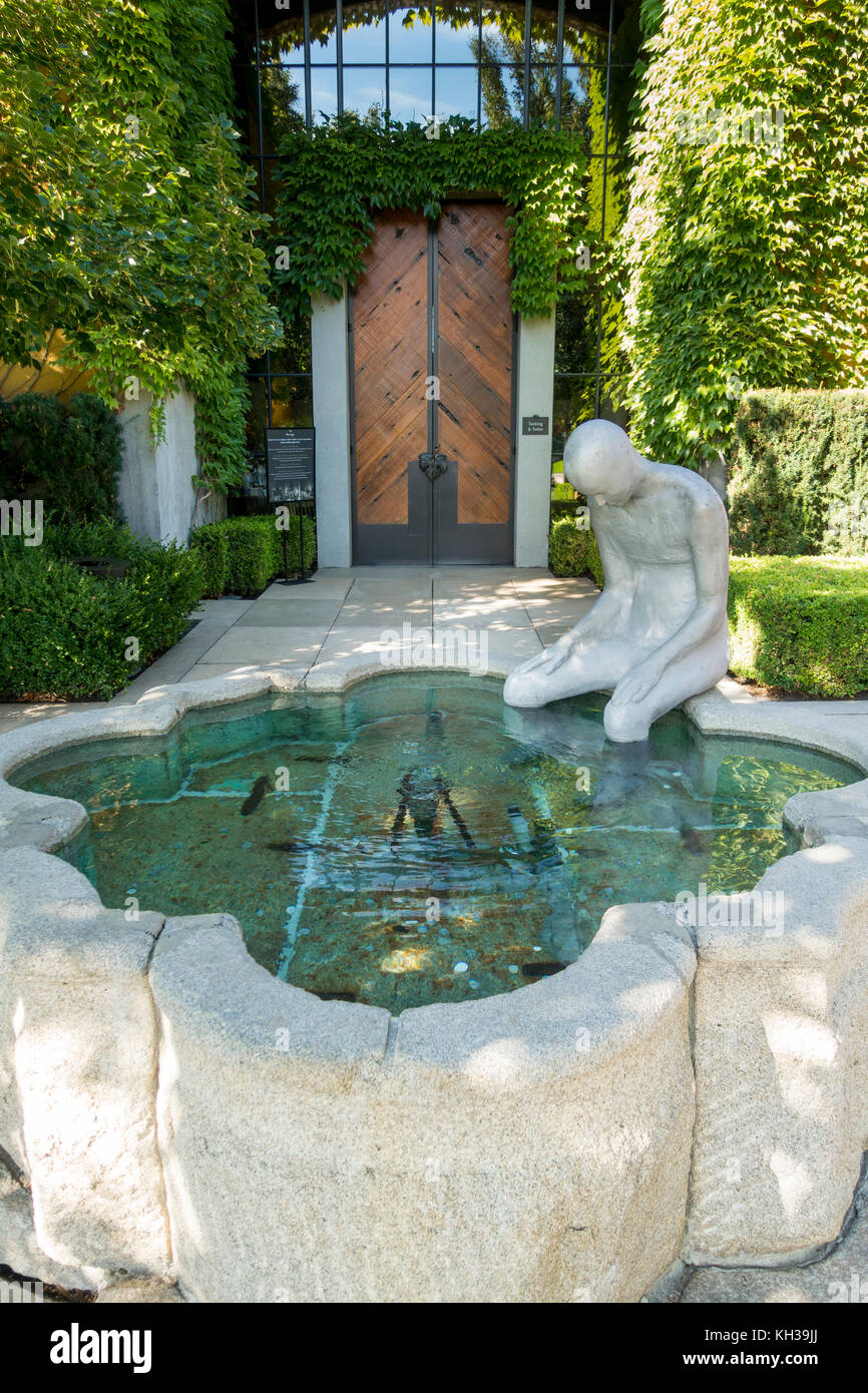 Life-sized aluminium sculpture of a man entitled Journey by Icelandic sculptor Steinunn Thorarinsdotttir at the Mission Hill winery in Kelowna BC Stock Photo