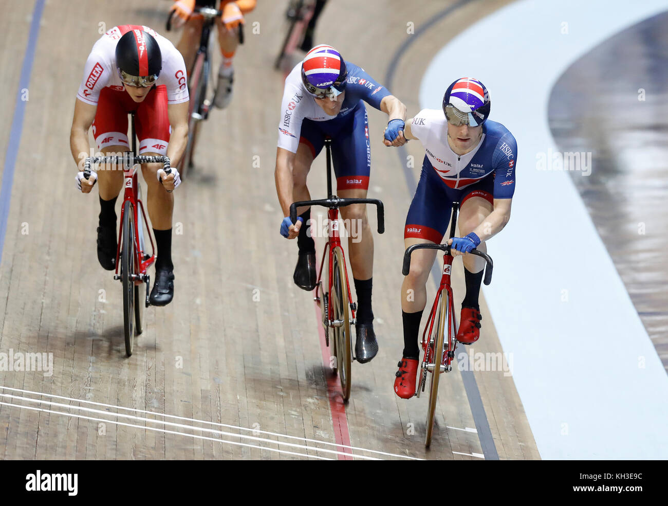 Great Britain's Mark Stewart (right) and Chris Latham in action during the Men's Madison Final, during day three of the TISSOT UCI Track Cycling World Cup at the HSBC UK National Cycling Centre, Manchester. Stock Photo