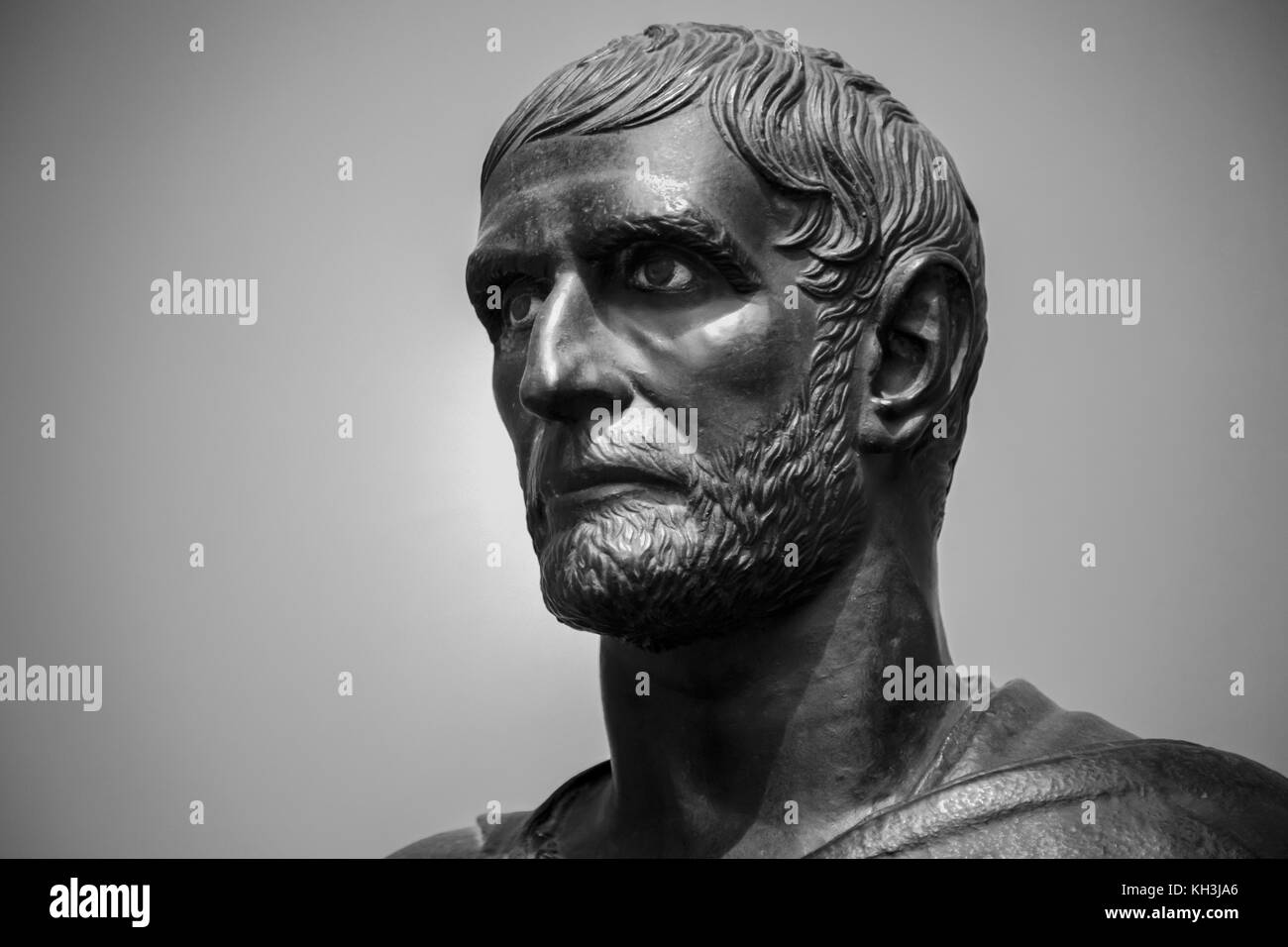 Head and shoulders detail of the ancient sculpture Stock Photo Alamy