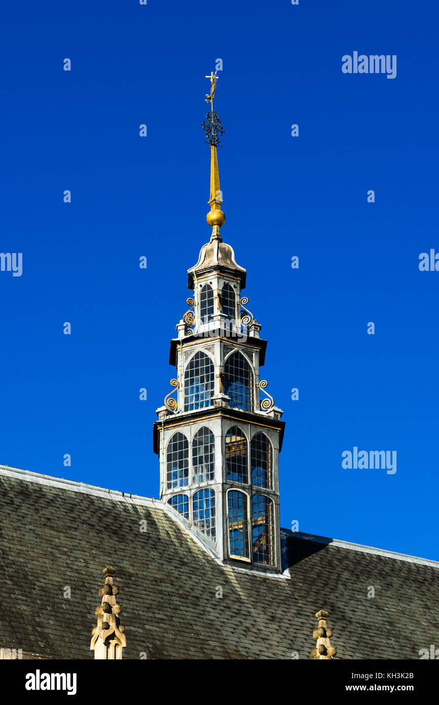 Trinity College Great Court and water fountain at Cambridge University