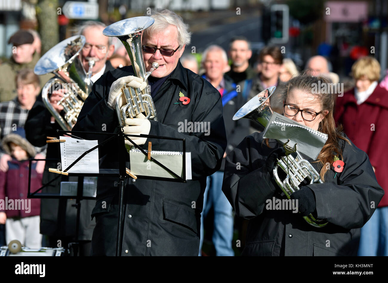 Band playing during Remembrance Sunday, War Memorial, High Street, Haslemere, Surrey, UK. Sunday 12th November 2017. Stock Photo
