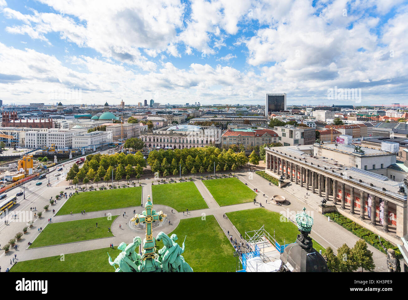 BERLIN, GERMANY - SEPTEMBER 13, 2017: above view of Lustgarten park and Altes Museum at Museum Island in Berlin city. Museumsinsel is complex of signi Stock Photo