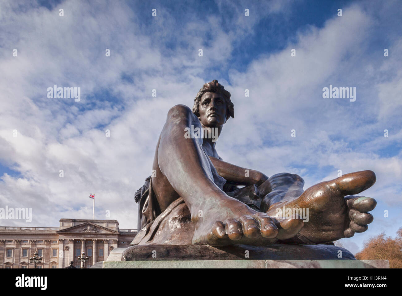 Statue mall london hi-res stock photography and images - Alamy
