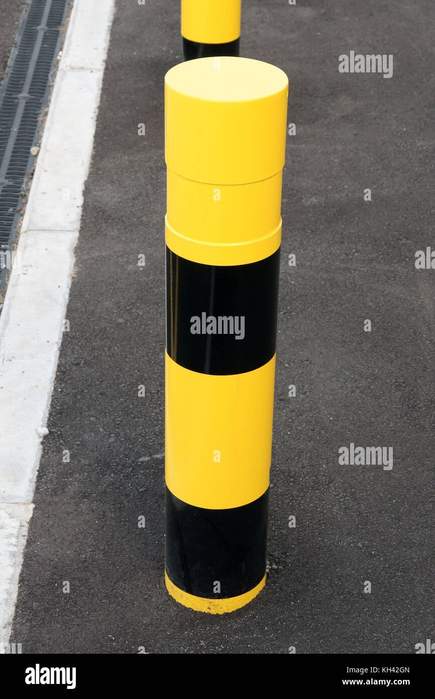 Yellow traffic bollard hires stock photography and images Alamy