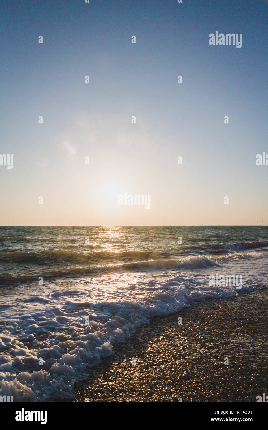 Beautiful sunset on the summer sea Stock Photo - Alamy