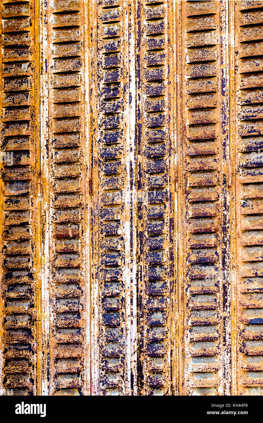 rusty shutters; rostige fensterläden Stock Photo