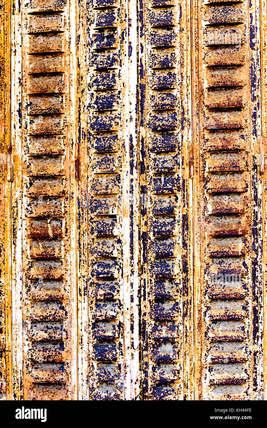 rusty shutters; rostige fensterläden Stock Photo