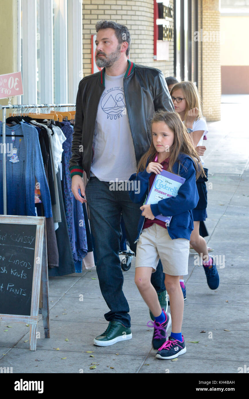 Ben Affleck Gets Ice Cream With Jennifer Garner And Their Daughters