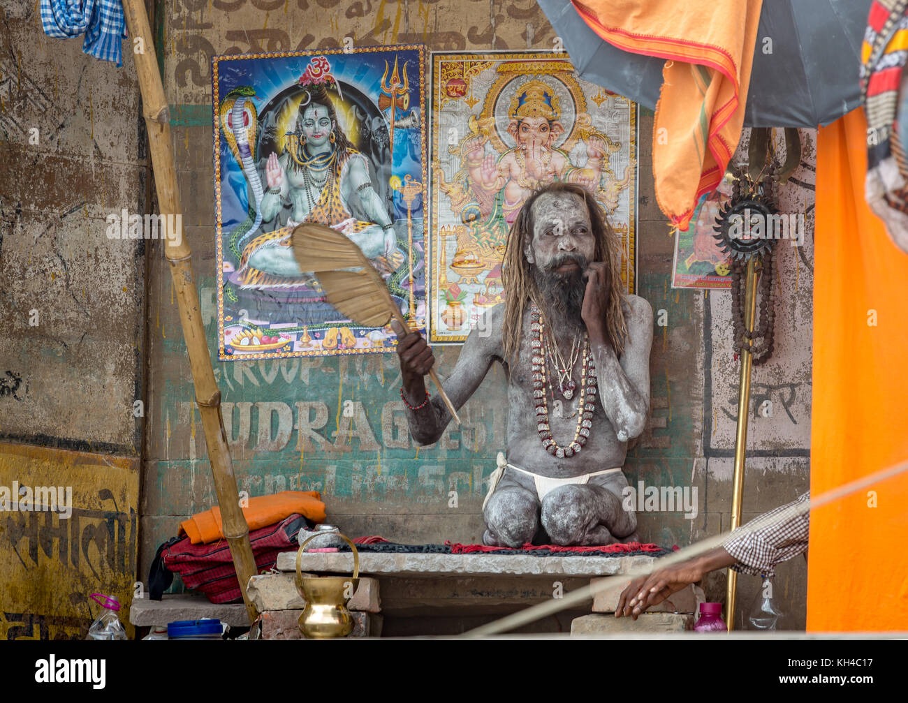 Varanasi sadhu baba hi-res stock photography and images image photo