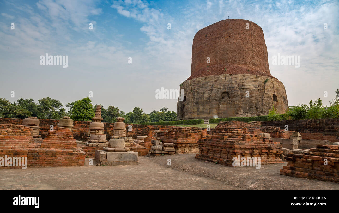 Dhamekh Stupa with ancient archaeological ruins at Sarnath, Varanasi, India Stock Photo