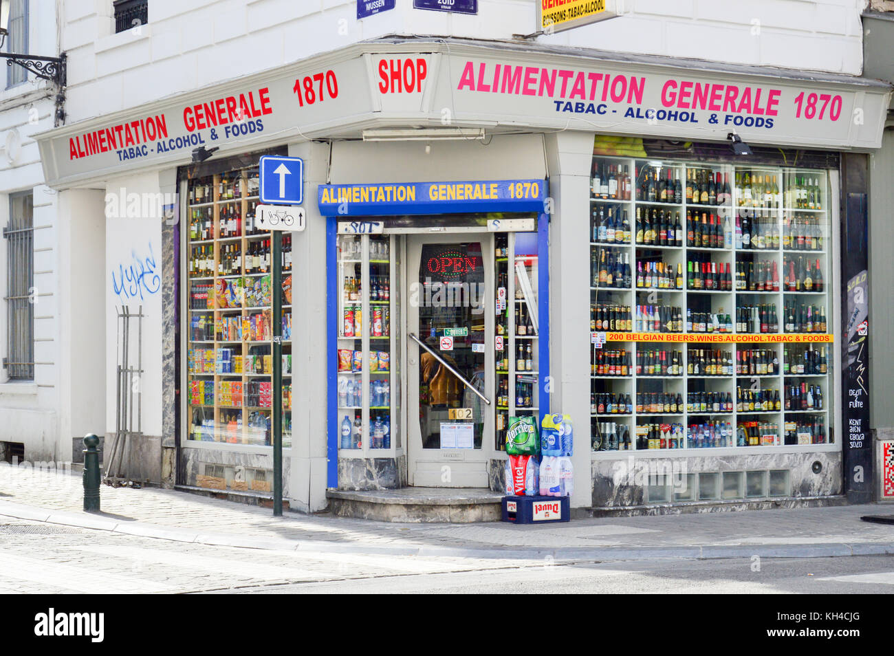 Brussels, Belgium - April 2015: Local grocery selling food, tobacco, and  alcoholic drinks in Brussels, Belgium Stock Photo