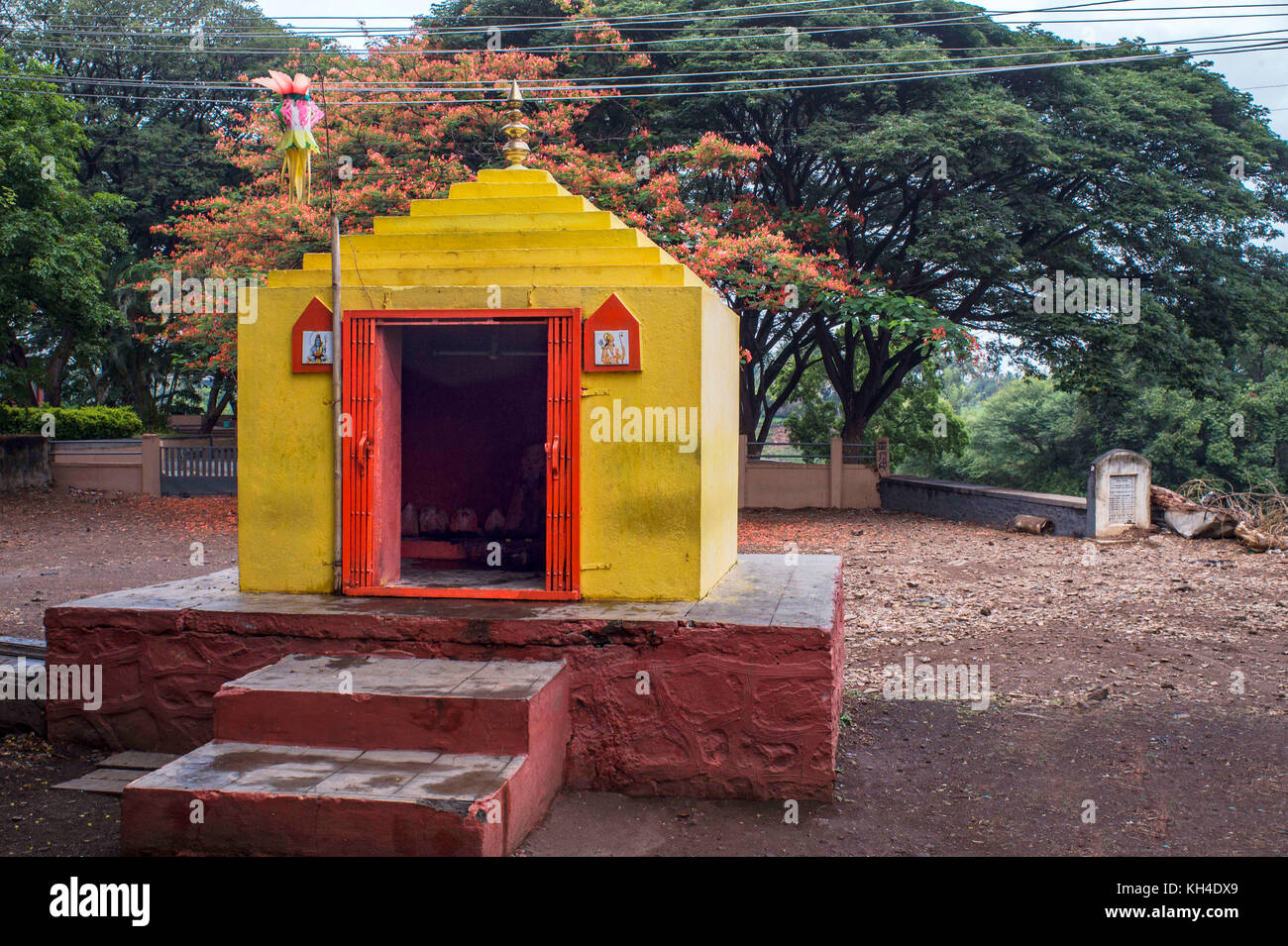 small temple, Khidrapur, Kolhapur, Maharashtra, India, Asia Stock Photo
