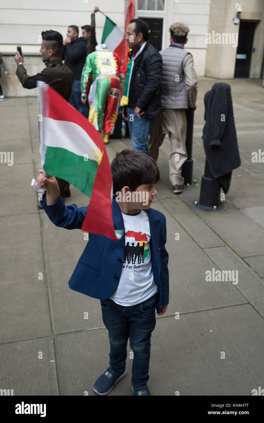 Kurdish women dancing syria hi-res stock photography and images - Alamy