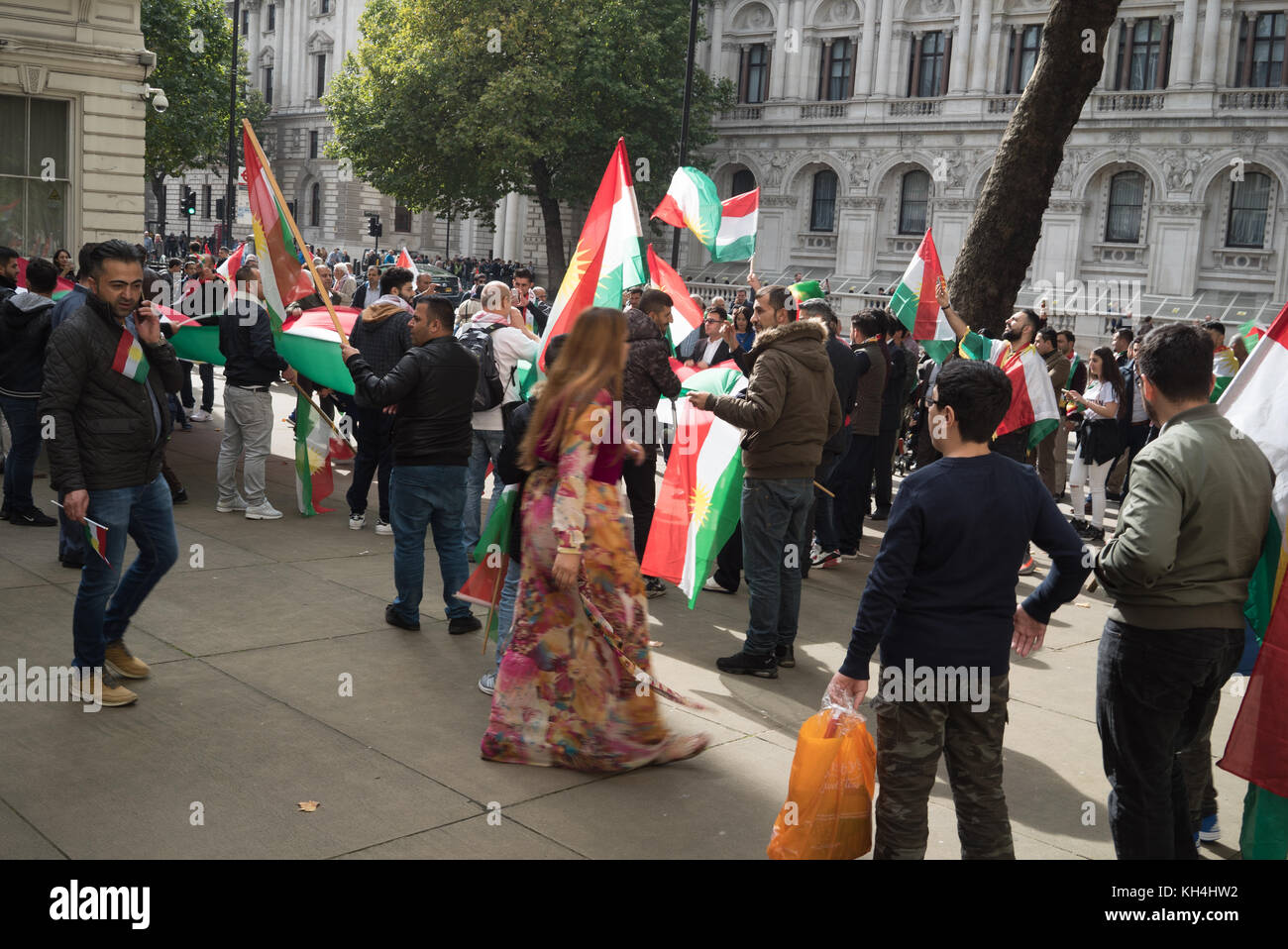 Kurdish women dancing syria hi-res stock photography and images - Alamy