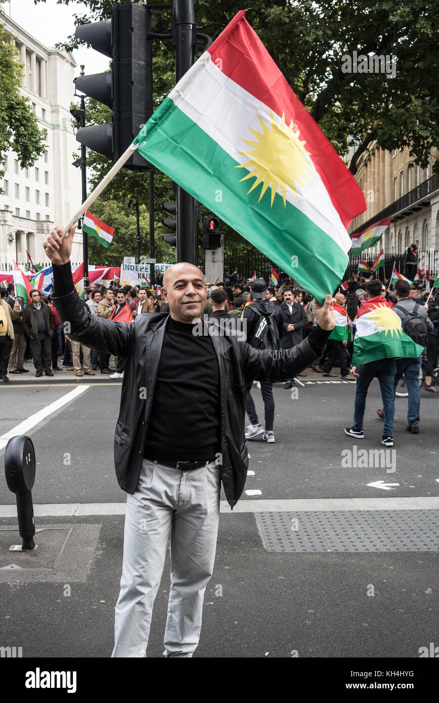 Kurdish women dancing syria hi-res stock photography and images - Alamy