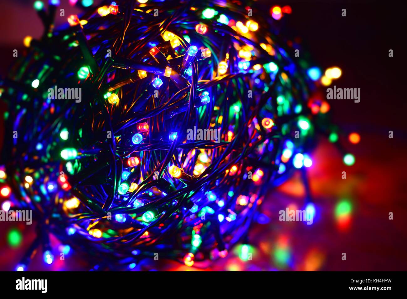 Tangled string hi-res stock photography and images - Alamy