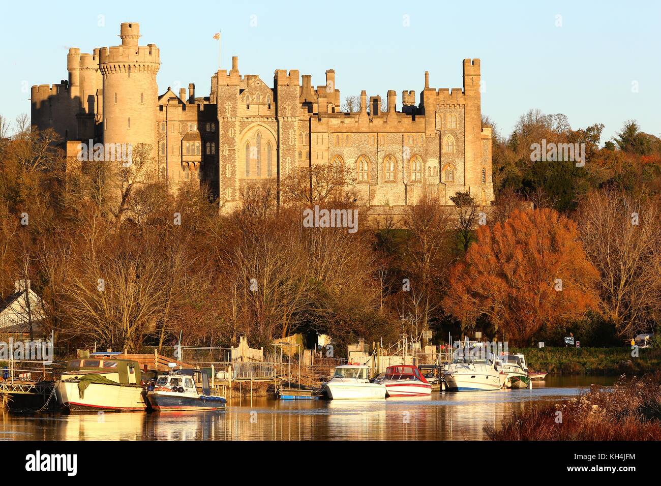 Arundel Castle and River Arun in Arundel, West Sussex. 13 Nov 2017. Picture by James Boardman Stock Photo