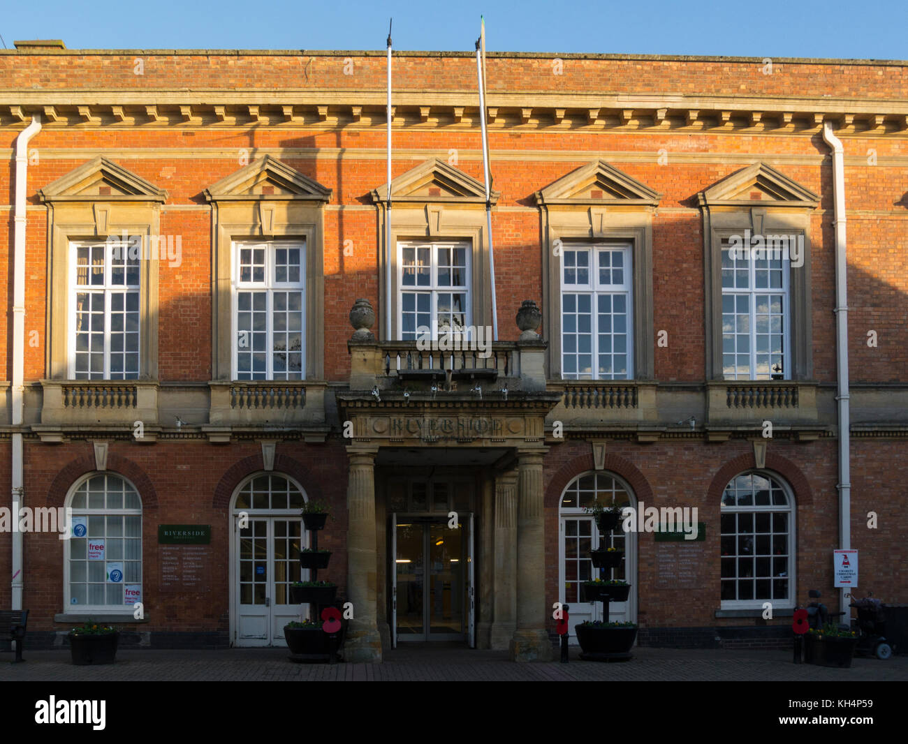 Shopping experience in evesham town centre hires stock photography and