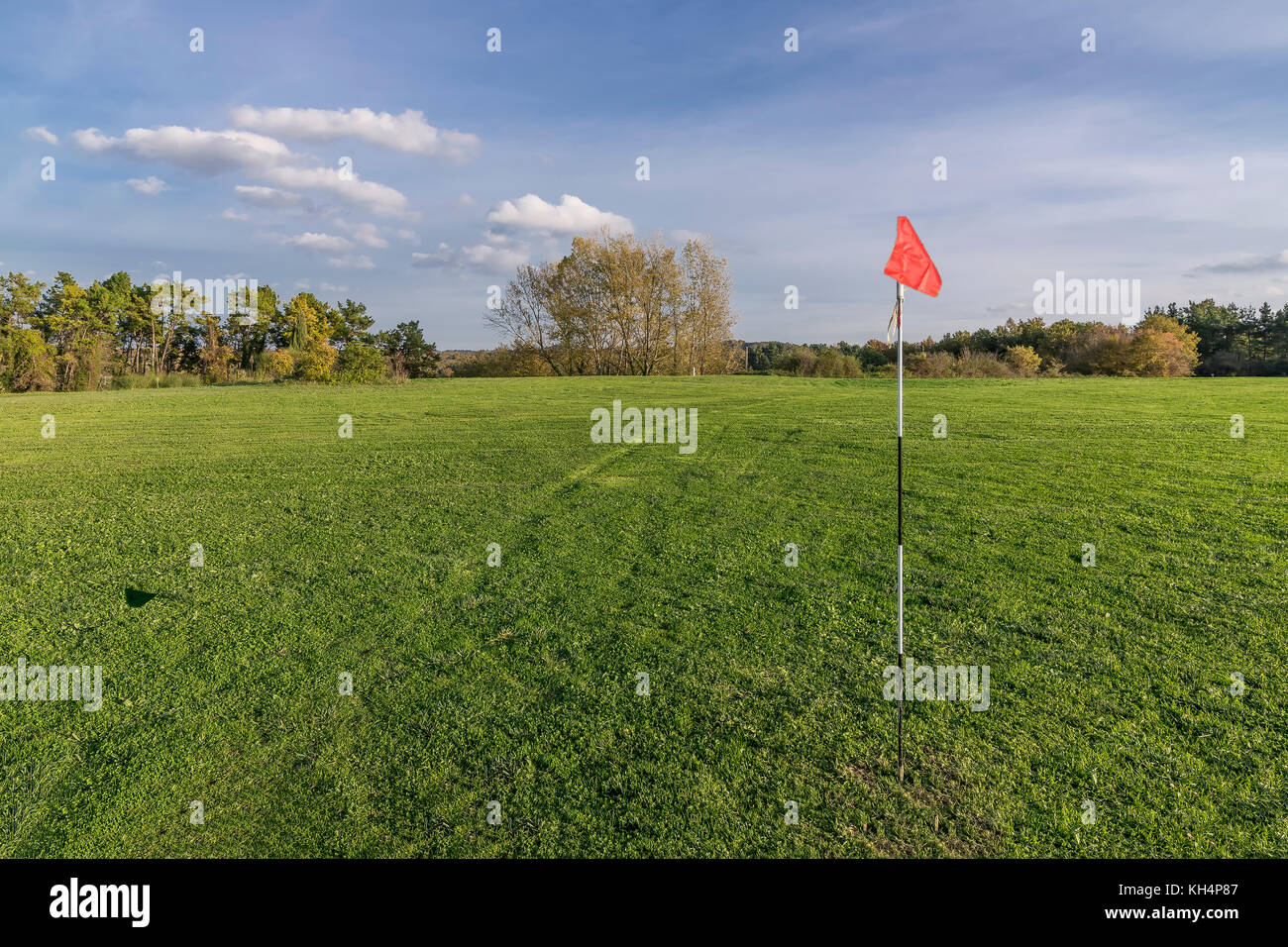 Red flag on the golf course hires stock photography and images Alamy