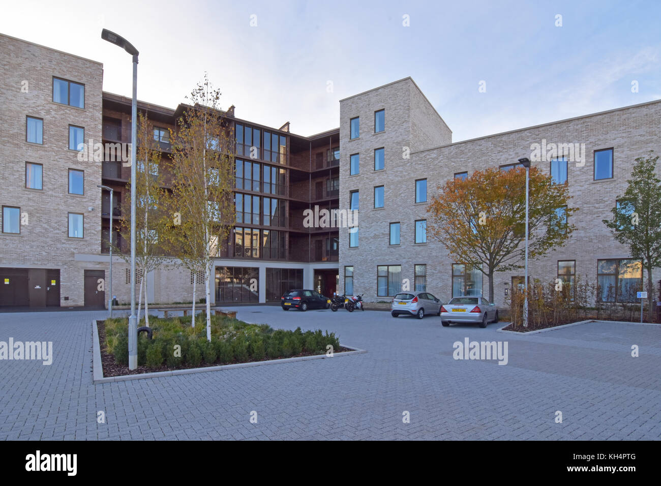 Cambridge university student accommodation hi-res stock photography and ...