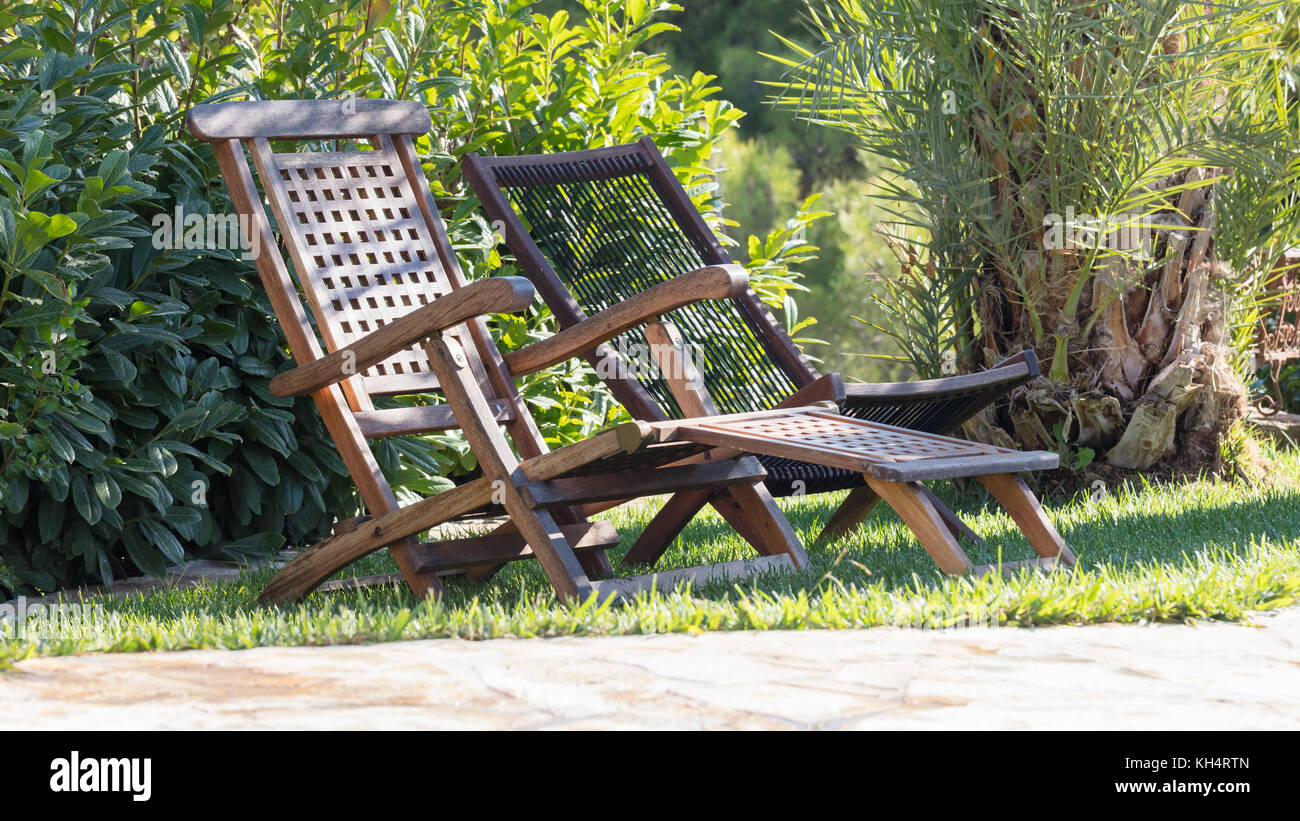 Two vacant chairs hi-res stock photography and images - Alamy