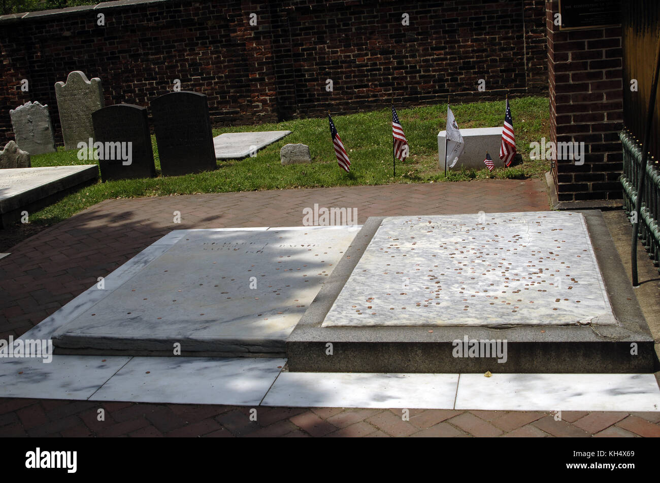 USA. Pennsylvania. Philadelphia. Christ burial Ground. Gravestone right. Benjamin Franklin (1707-1790) and his wife Deborah. Stock Photo
