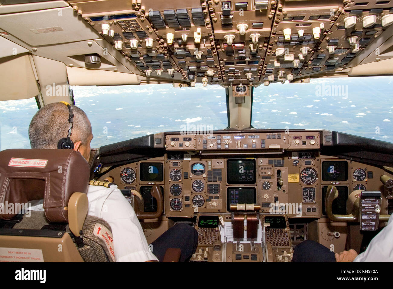 South Africa, The interior of an El-Al Boeing 767 cockpit at take off from  Johannesburg Stock Photo - Alamy