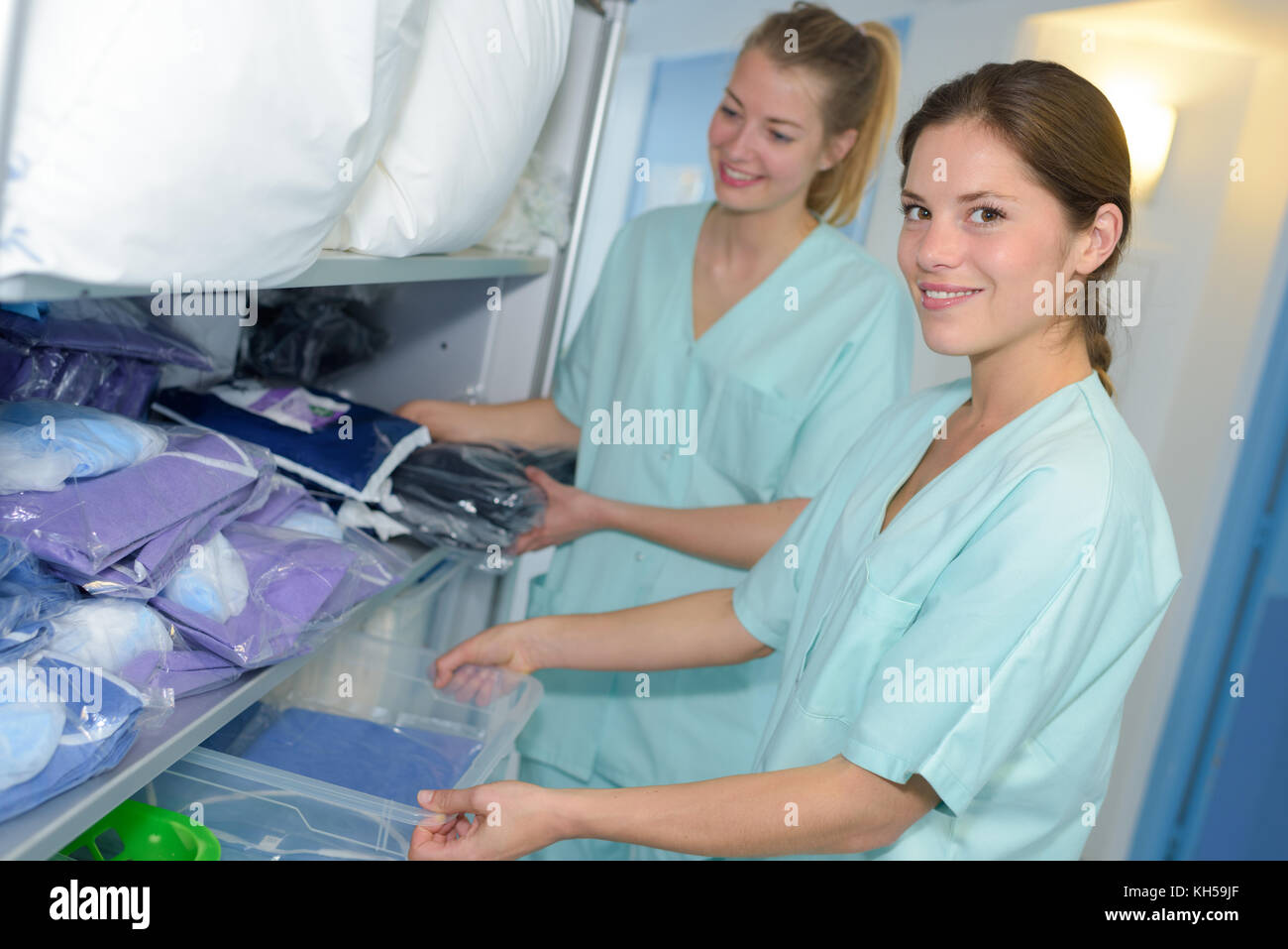 hospital laundry workers Stock Photo Alamy