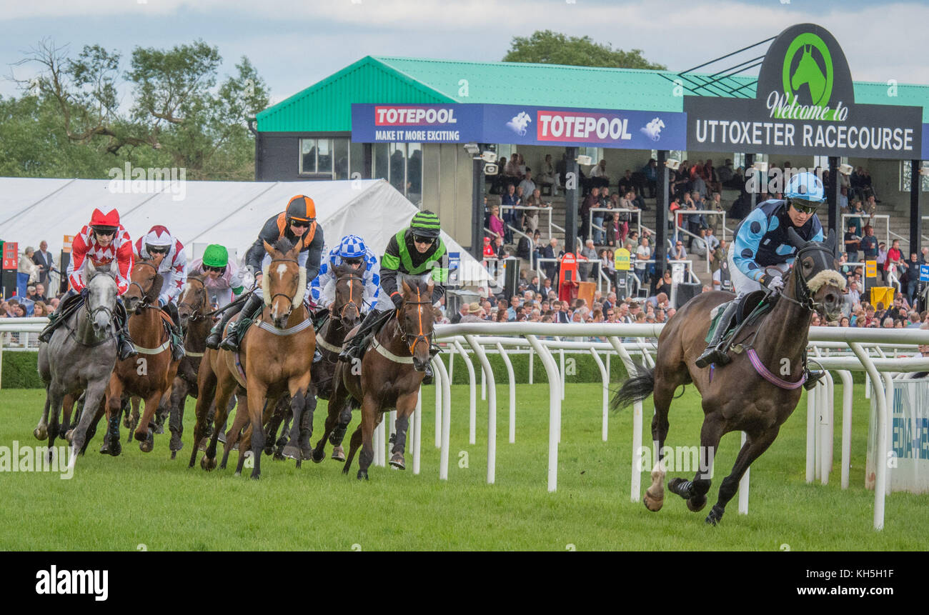 Uttoxeter Racecourse High Resolution Stock Photography And Images Alamy