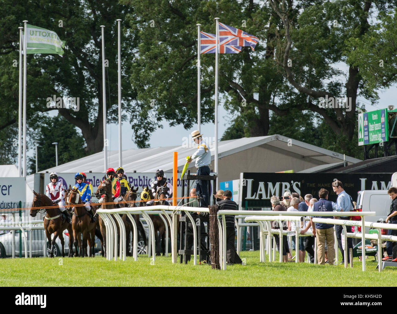 Kings racing colours hi-res stock photography and images - Alamy